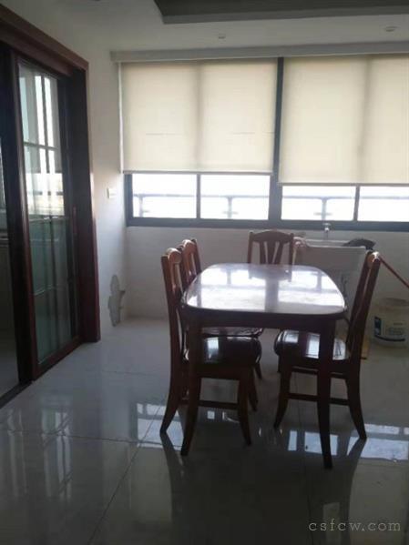 中欧假日花园113平送12平装修满2年有名额160万