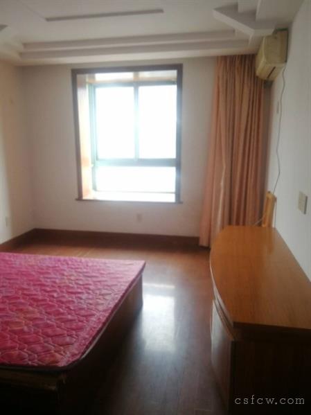 金山苑2房朝南装修清爽设备全1700元