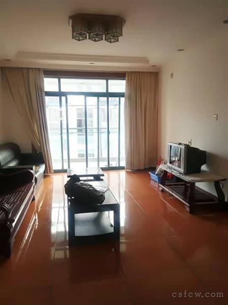 金山苑2房1卫装修设全2000元好停车