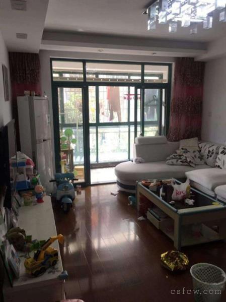 金山苑85平自库12平装修满2年148万低楼层