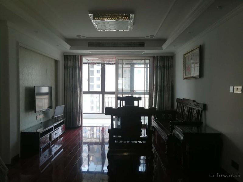 金桂家园精装修3房2卫设备齐全3000元