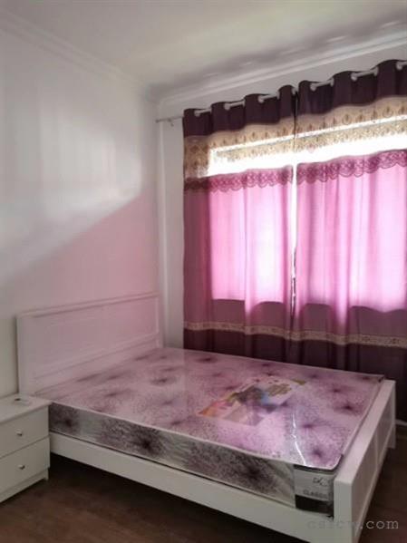 微尼诗花园精装2/2/1朝南好房2000元/月