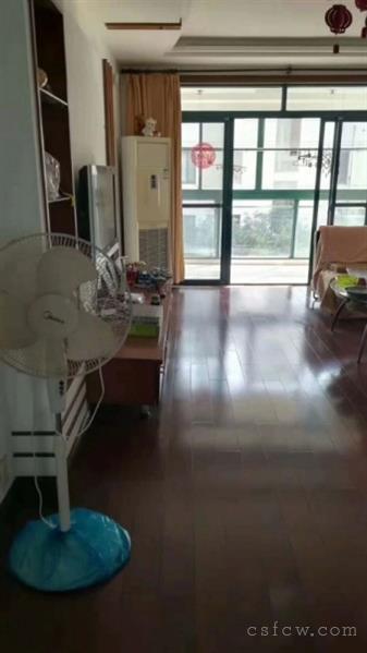 金山苑3房2卫精装修设备全2100元年付