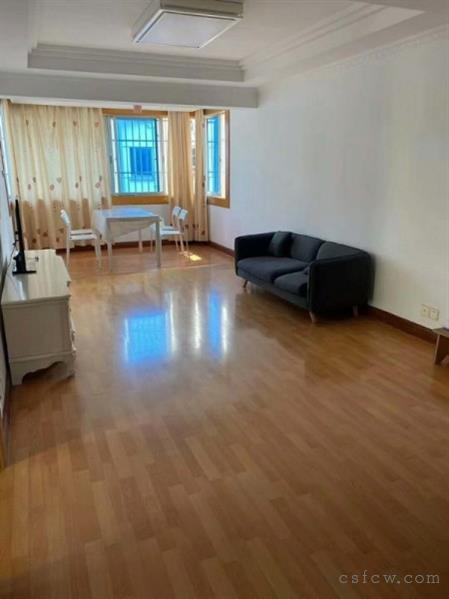 常熟老街承德坊中间楼层89平方精装修满两年有读书名额