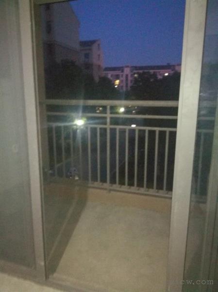 金山苑四区80平阁56平库10平毛坯满2年有名额188万