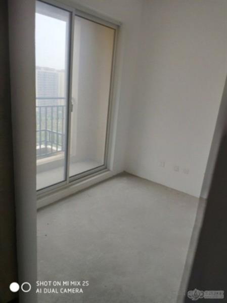 中南锦苑，120平米，毛胚、楼层好，名额有，288万，11月满2年，带车位