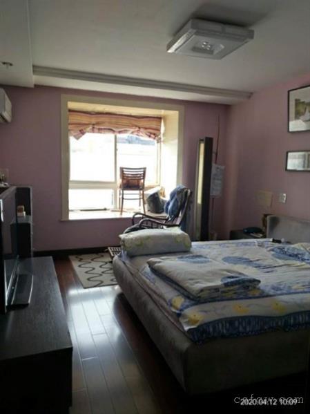 锦荷佳苑一区，顶带阁楼，125平，名额有，满2年235万