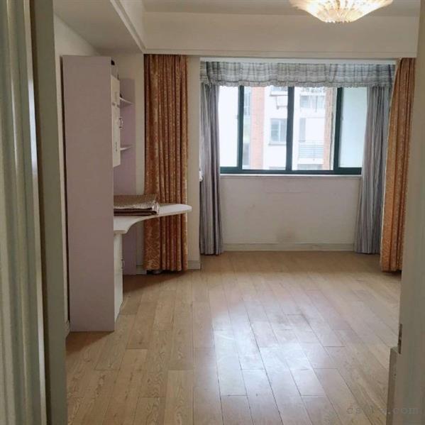 香格里花园洋房黄金楼层142平米精装满2年能上学