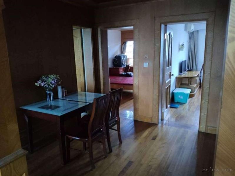 海枫公寓，简装，2室1卫，1700元/月