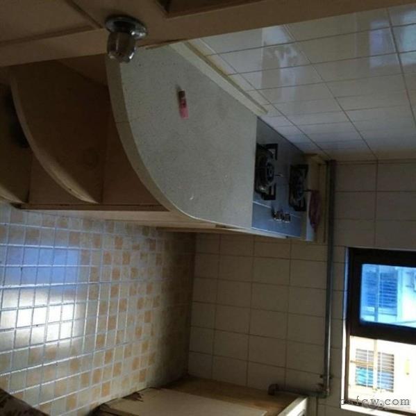 漕泾五区，装修好，2室1卫，1800元/月