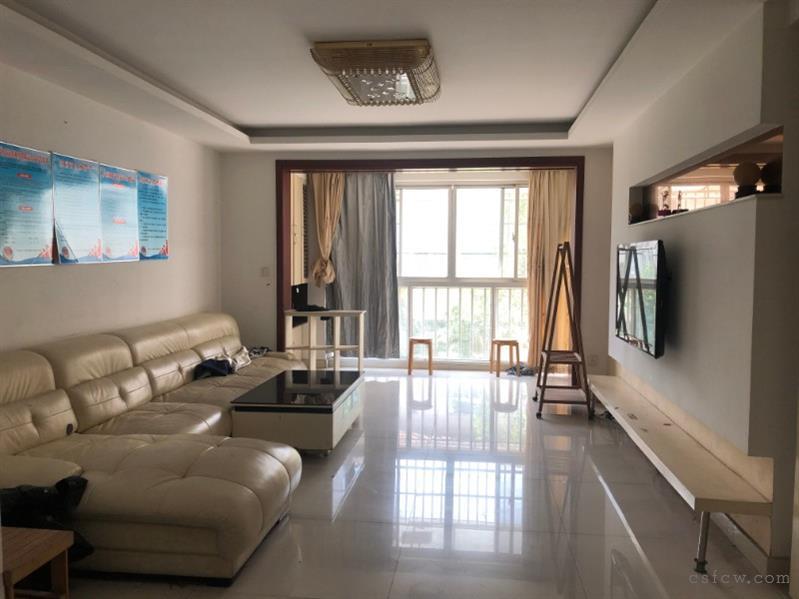 青龙新村4房2卫精装修设备全3100元