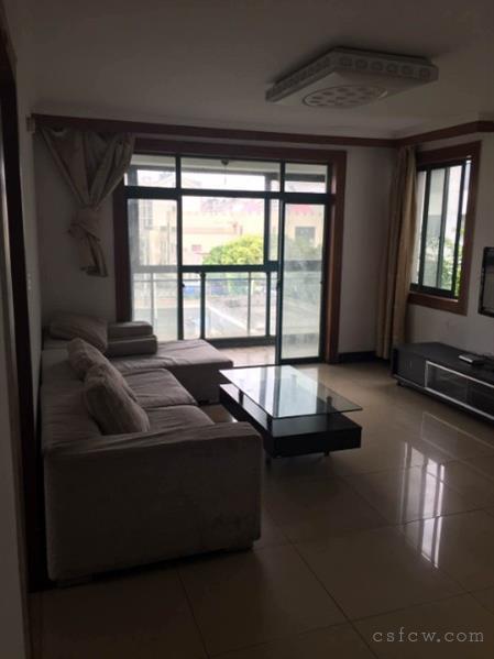 金山苑3房1卫2阳台带汽库2600元装修清爽设备齐全