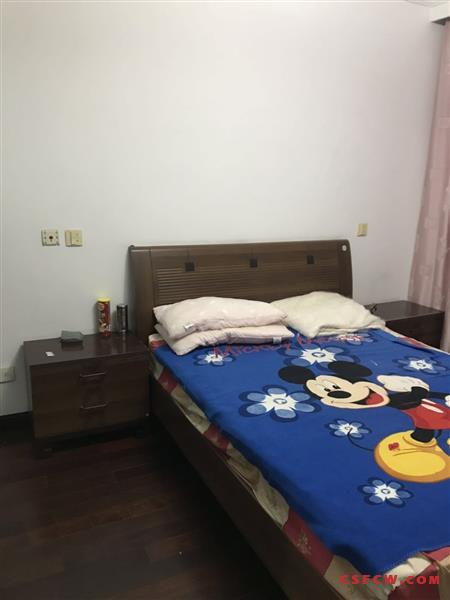 常熟老街龙门村85平黄金楼层精装保养好满二年，名额全带车位158万