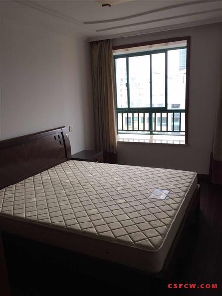 红枫苑3室2厅2卫精装修包物业2800元