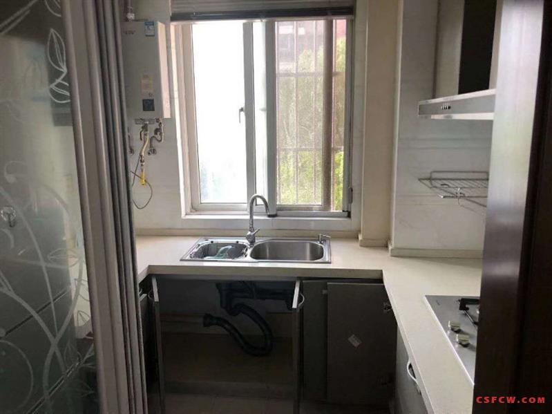 出租常熟老街余庆坊97平方精装小三房拎包入住2500/月