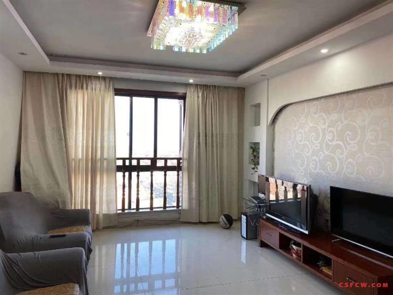 c尚湖中央花园123平，三室一卫，精装修，满五唯一，黄金楼层，初二，160万