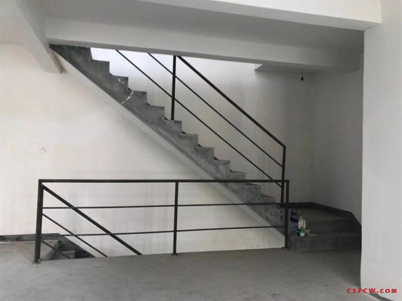 尚湖山庄，联体别墅，334平米，720万，中间套