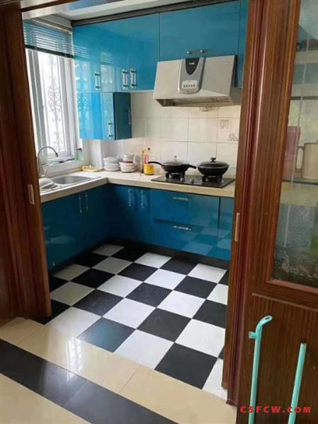 c清河坊167平，一跃二，四室两卫，院子30多平，满两年，有名额，普装，398万