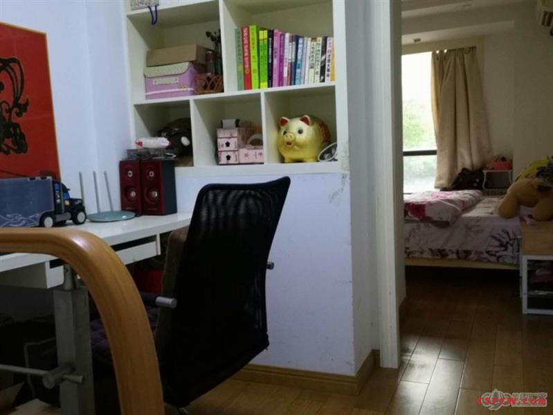 清枫和院精装小跃层1室1厅2卫