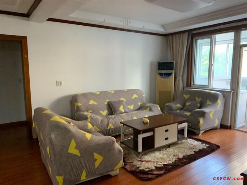 出租清和坊金昌居，3跃4十阁楼储藏室大晒台，4室2厅2卫，装修清爽，3200月租