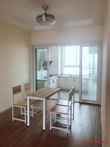 c中南锦城130平，精装，4房2卫，拎包入住，3600月租