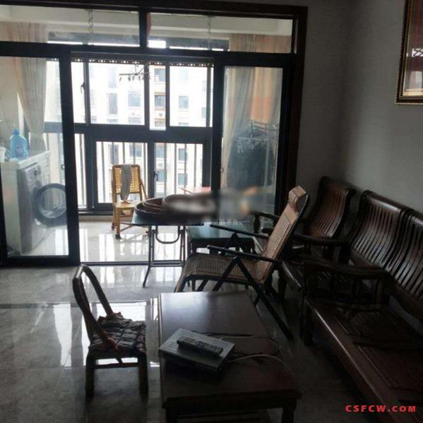 出租:龙蟠佳苑，精装三房两卫，2500，家具家电齐全