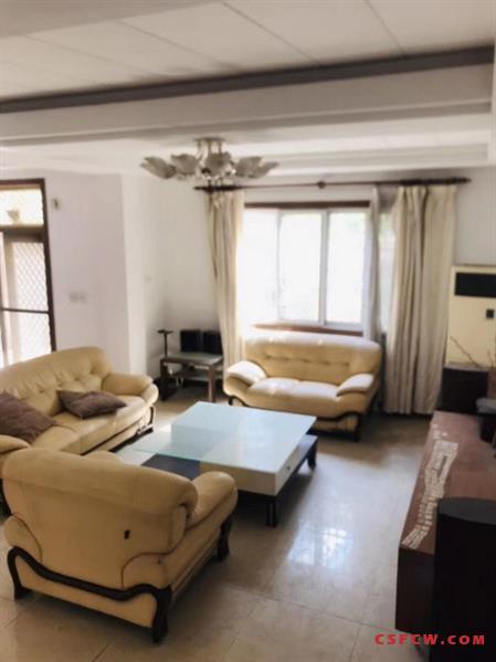 c申大苑一区，联体别墅，208平，4房2厅4卫，院子方正，带晒台，560万，满2