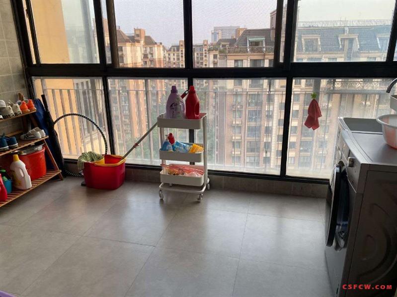 c老街泰和坊，120平，精装，3房1卫，可上学，满2年，219万