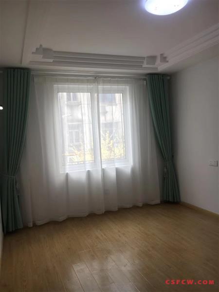 市中心县南街63平方二室新装修106万急！！