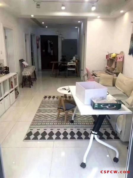 c中南锦苑92平2房2厅2卫满2年初一215万