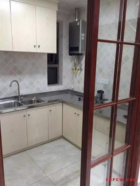 世茂御珑湾93平方，3室2厅1卫，2700元/月