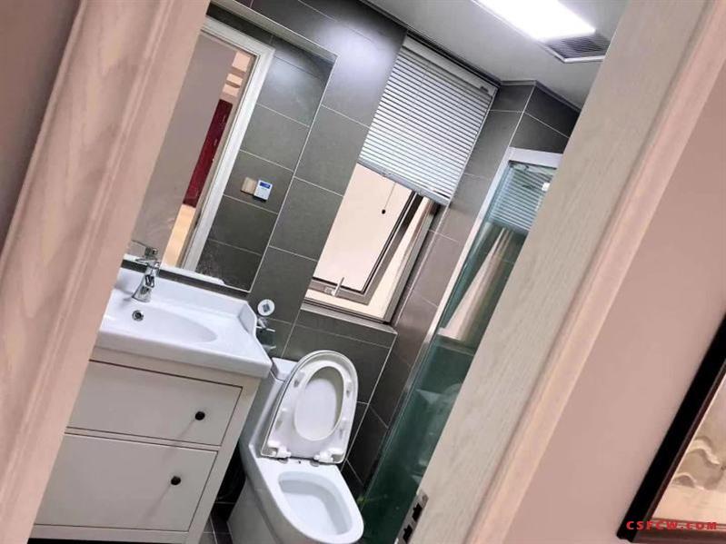 世茂豪装首租3房4800半年付可谈看房有钥匙