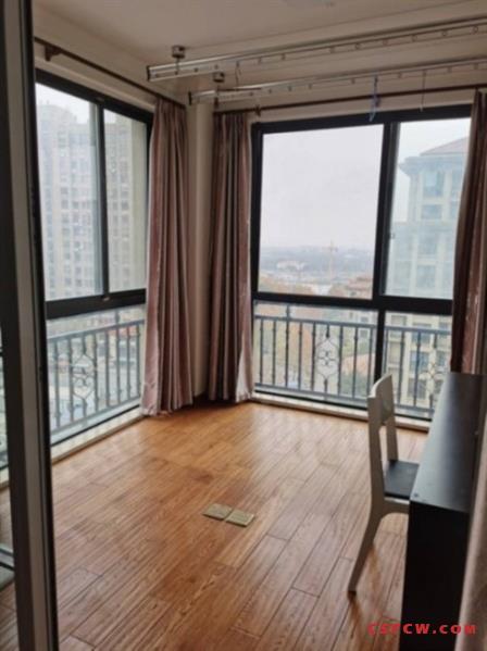 金茂四季花园88平米175万，精装3房1卫，满2年