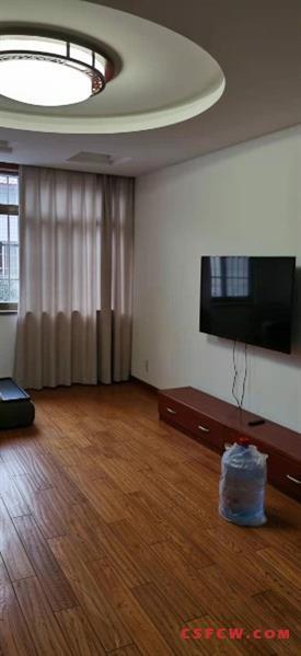 万达广场附近独栋8室4卫精装带院子停车方便7000/月