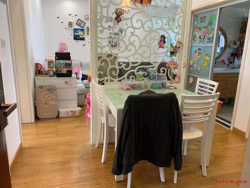 c馨虞居75.8平，精装满2年，带16平车库，四年级，195万