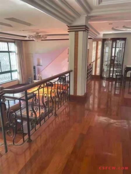 c金马珠江苑连体，双拼东边套，280平，满两年，有名额，688万