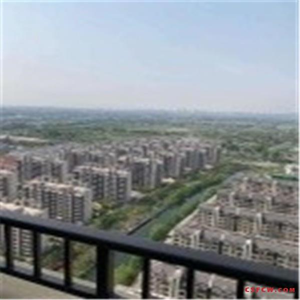 c海虞镇香语华庭，电梯洋房122平，加阁楼90平，四房两卫，138万