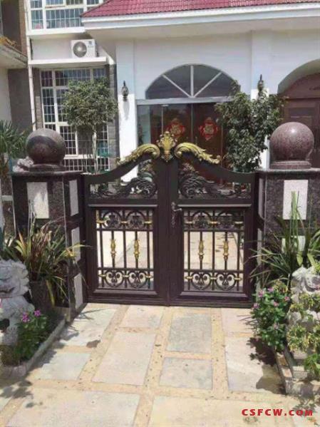 申大苑二区，独栋220平，5房4卫，有名额，满2年，带大汽车库，750万