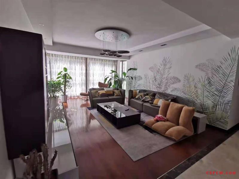 c世茂三期183平，4房2卫豪装地暖中央空调，满2年，可上学，348万