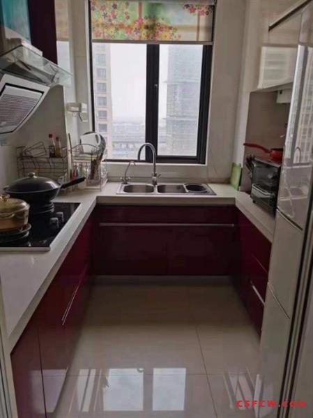 金茂四季花园，小高层，黄金楼层，88平，3房2厅1卫，精装，满两年176万