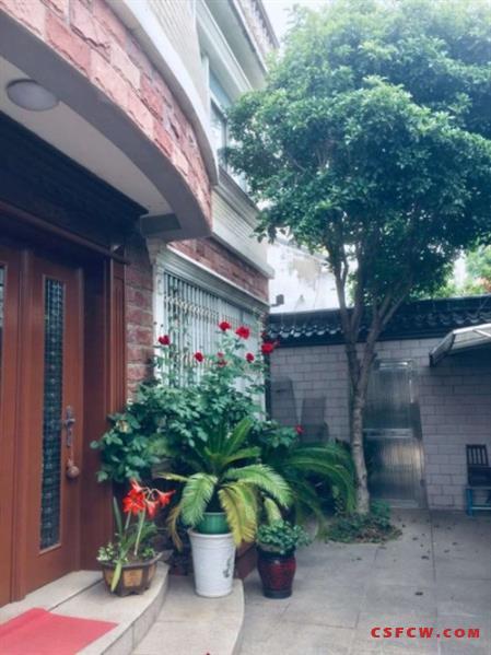 c牛场村李闸路，独栋，三开间，三层，320平，院子大，630万，满2年