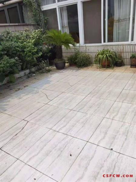 新加坡花园南区，联体别墅，产证140平，带阁楼，大院子，465万，可上学