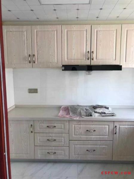 常熟老街小高层113平精装可做4房楼层好，满?两年，?名额全218万