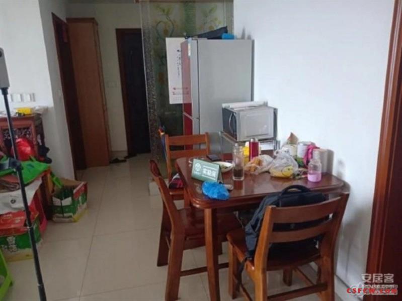 润欣花园，142.74平米，205万，精装，3室2卫，满2年