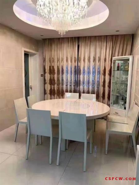 c世茂三期，147平，3室2厅2卫，精装，满2年，可上学，288万，有两车位