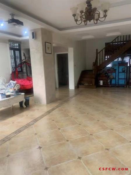 c兴裕园，独栋别墅，实用面积270平，豪装，院子200平，有名额，1000万