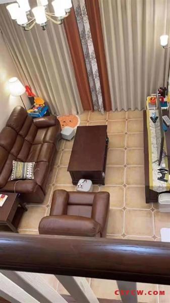 c星宝花园125平阁楼15平，豪装，满2年带车位，有名额，278万