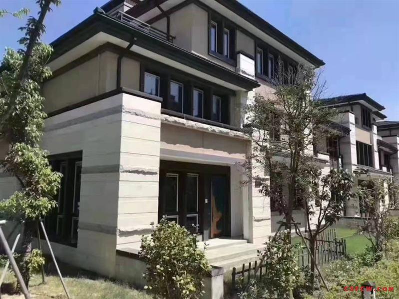 c富丽庄园，类独栋295平，三开间边套，满两年，有名额，720万