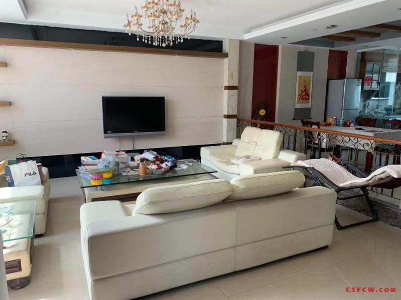 梅李别墅，美丽园，院子大，送车库，五房三卫，面积277平，452万