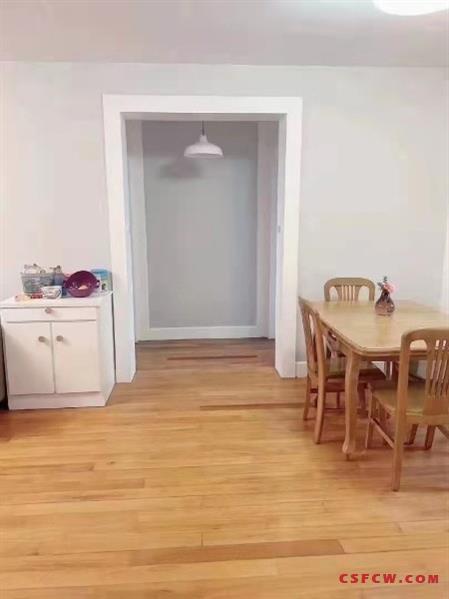 鸭谭头旁135平，三室二卫，精装，满五唯一，可上学，独库23平，195万